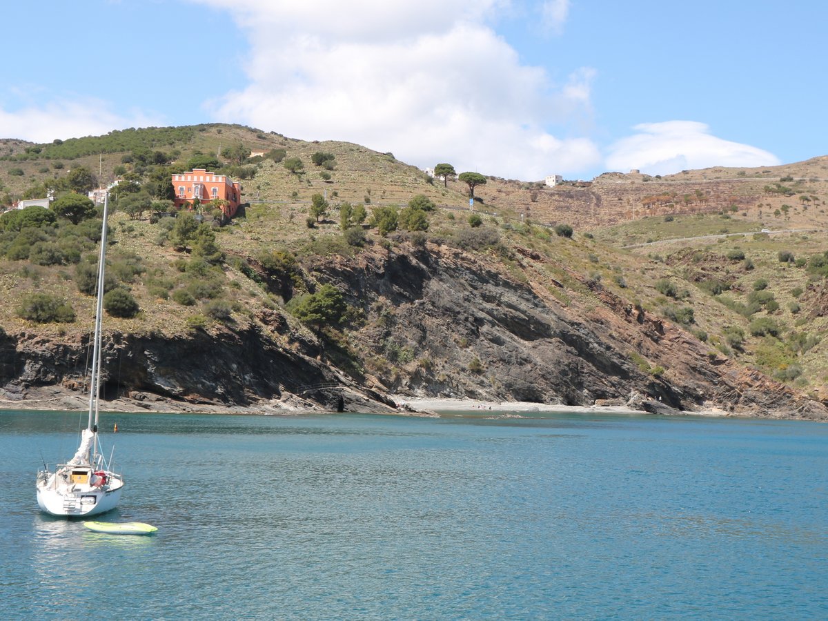 Portbou. Tres Platgetes Bay