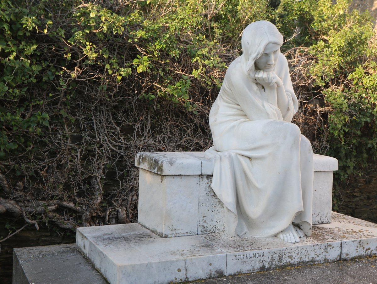 The Tomb of Frederic Rahola and Caritat Serinyana