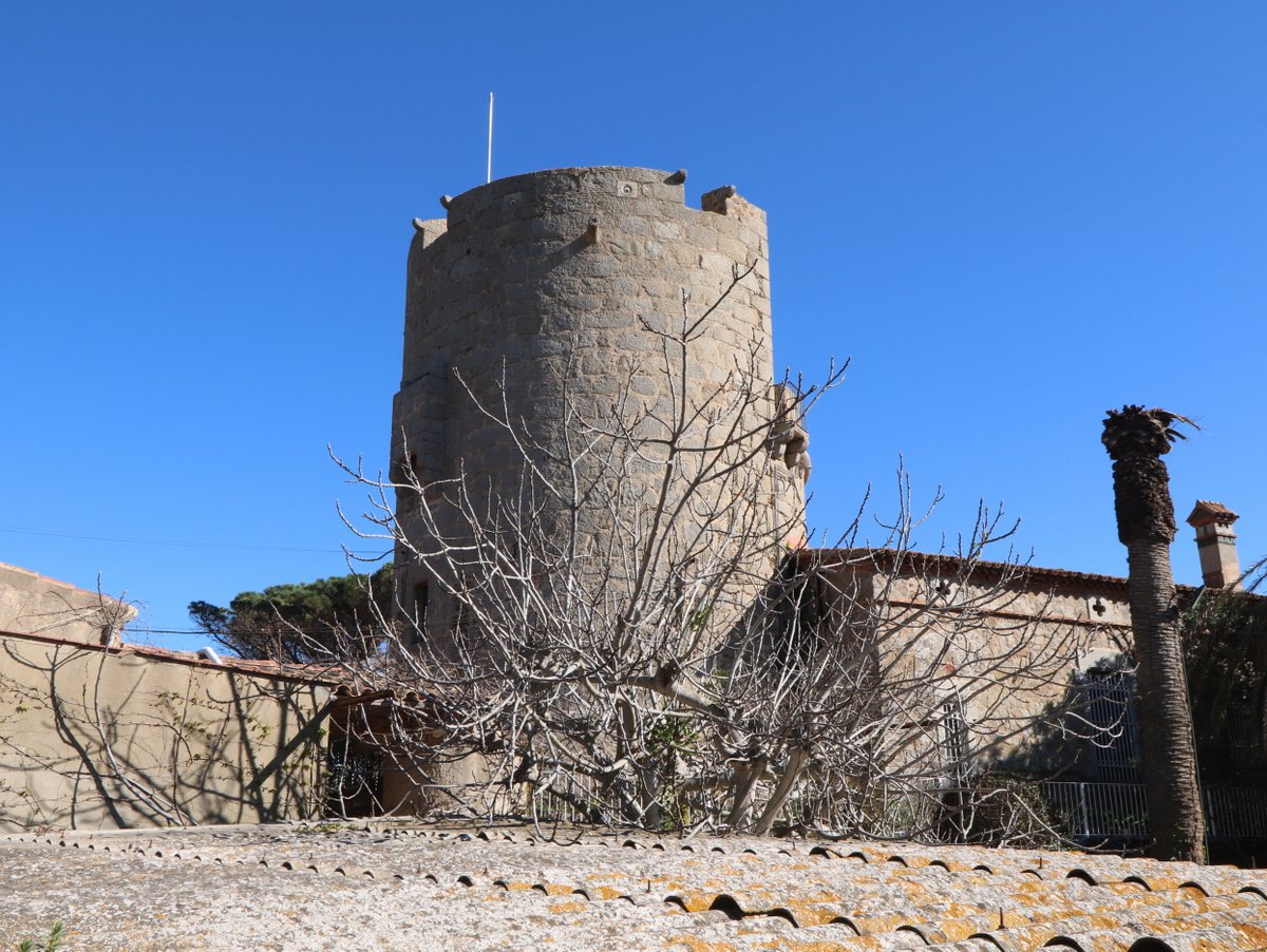 ???????-??-???????????. ????? Torre de Calella