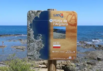 Lists and maps of the hiking and cycling routes in the Costa Brava